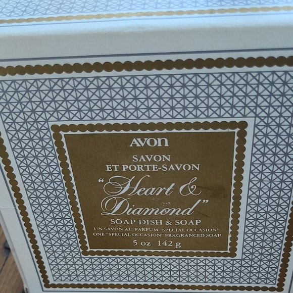 Clear Glass Soap Dish - Picture 3 of 6